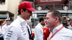 メルセデス代表トト・ウォルフとヨス・フェルスタッペンがモントリオールで会談してて話題に