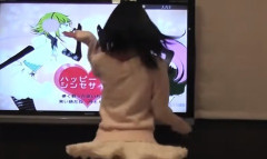 太もも美少女がパ〇チラしながらハッピーシンセサイザ踊ってる動画ｗｗｗｗｗｗｗ