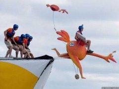 【画像】海外の「鳥人間っぽいコンテスト」がレベチwwwwww