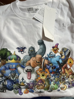 【画像】ユニクロ感謝祭でドラクエTシャツ買ったから見て