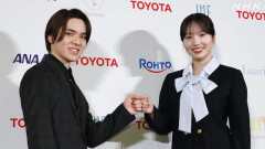 宇野昌磨と本田真凜、決意表明「せーのっ」