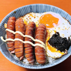 【画像】この朝飯でゴキゲンになれるかどうかがおっさんと若者の境界線らしい
