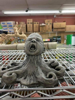 外国人「リサイクルショップやフリマで見た珍品をまた集めてみたｗｗｗ」