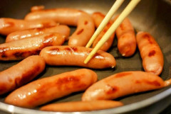 シャウエッセン2個束1回で食べるんだが普通じゃないよな？