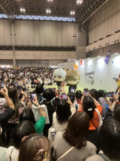 【画像】イベントに密集した女オタクさん達がガチでヤバすぎるｗｗｗｗｗｗｗｗｗｗ
