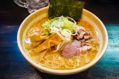 味噌ラーメンって店で食うと美味いのにインスタントだとイマイチなのなぜな～ぜ？