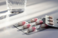 【悲報】便秘の男性、通常の15倍の下剤を処方され死亡する