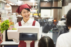 【悲報】無能スーパーの特徴「PayPayが使えない」「野菜が単品で売ってない」