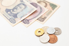 有名YouTuber「大量の1円玉と5円玉、どうやって処理すればええんや⋯銀行入金したらこうなるし、マジ邪魔」