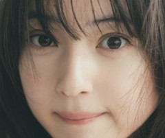 【朗報】佐々木希さん、陰茎を入れる『穴』が空いた服を着るwww