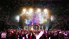【驚愕】Vtuberオタク、ライブで着席鑑賞。立っている人に「あの、座ってもらっていいですか？」とキレ始めるwwwww