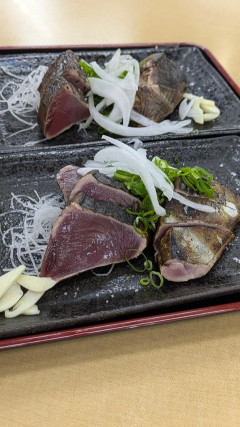 【画像】カツオのたたき食べに来た