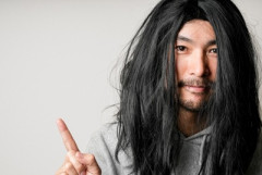 【悲報】社会に適合してない男性ほど髪の毛が長くなるらしい