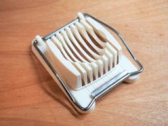 たまごスライサーとかいう謎の器具がどのご家庭にもあった事実