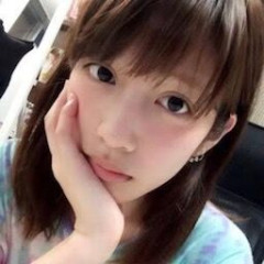 【画像】 人妻YouTuberさん、自分のパ○ティを紹介しちゃう