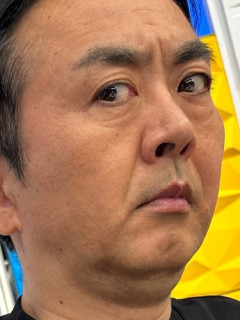 【悲報】有吉弘行さん、超大物歌手の飲み会で財布を出した結果