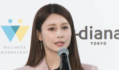ダレノガレ明美(35)、自身のルックス巡り謝罪「加工って思われるくらい小顔でみんなすまん」見かけたユーザー「とんでもない美人」