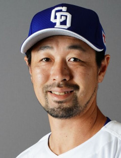 阿部寿樹 .293(41-12) 1本 9打点 4四球 OPS.814←この人が活躍してる中日