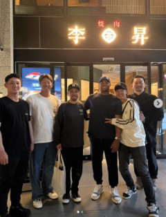 DeNA野手陣、ビシエドのお別れ会開催！
