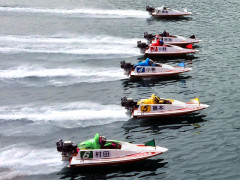 【動画】美女ボートレーサー、勝利者インタビューでふざけまくる