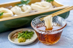 そうめんにわさび付けるやつなんなの