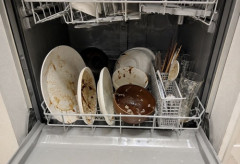 【悲報】旦那の食器洗い、ガチで一線を超えるｗｗｗｗ