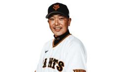 巨人の監督・阿部慎之助容疑者を暴行の疑いで現行犯逮捕