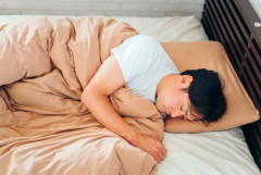 【悲報】男のくせに布団やベッドで寝てるオカマ野郎ｗｗｗｗｗｗ