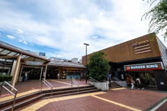 三大近くに店舗がない飲食店といえばバーガーキング、小僧寿し