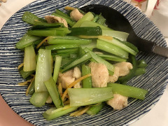 小松菜は野菜なのにカルシウムが豊富で本当に素晴らしい