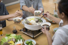オージービーフと特売の白菜やネギを使って作ったすき焼きを食べた話をしたら、友達の反応がちょっと期待したものと違った。
