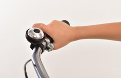 【悲報】歩行者さんに向けて自転車がベル鳴らすのってそんな嫌がられることなんか？ｗｗｗｗｗｗｗｗｗｗ