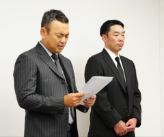 【悲報】阿部慎之助監督、18歳長女の手紙公開で辞任してしまう・・・・・・・・・