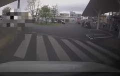 この車一時停止違反でいいよな？