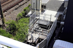 【悲報】工事作業員さん、地中12mで作業中に上からセメントぶっかけられて死亡