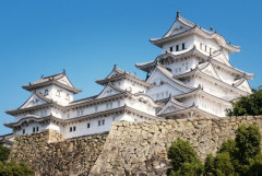 姫路城の入場料を二重価格にして観光客減ってるの草