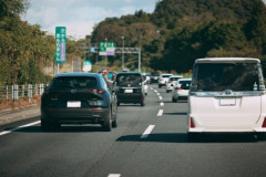 車間詰め詰め馬鹿「なんで渋滞してんだよクソが」