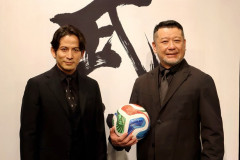 【朗報】岡田准一、中村俊輔とドリブル1対1実現 サッカーを“武術”の視点で紹介ｗｗｗｗｗｗｗ