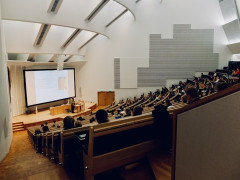 財務省「足し算引き算やってる大学要らなくね？」←400校削減へ