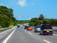 高速道路の運転できる人達凄すぎる
