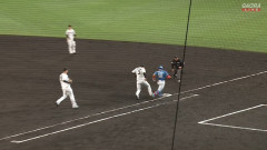 阪神・大山、二塁への送球を迷ってたら内野安打にされてしまうｗｗｗｗ