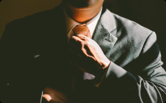 職場に何かと女性を「ババア」呼ばわりする男性社員がいて、そいつからするとアラサー以上は全員ババアらしく、顔を出した社外の営業の女性に…