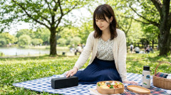 【デカップル画像】このXiaomiの新商品「Xiaomi Bluetooth スピーカー Essential（1,980円）」にイカれた機能が搭載されてると話題‥‥10台同時接続！？