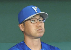 DeNA、8試合ぶりの2桁安打も拙攻で2点止まり…相川監督は「2死から単打、単打、単打では1点も入らない」と”先手必勝”の攻めを説く