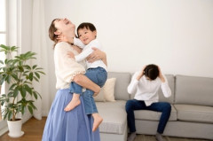 【悲報】令和の子育て、無理ゲーすぎる