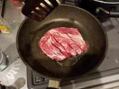 下手くそワイがステーキ焼いた結果www