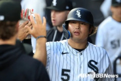 韓国人「村上が第20号ホームラン！3試合連続アーチで大谷・ジャッジを追い抜きア・リーグ本塁打王に！」→「日本人の活躍が多すぎる‥」