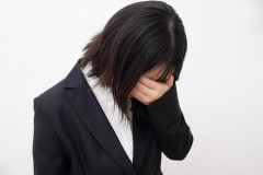 【悲報】国税局の女性職員、『完全終了』のお知らせ・・・・・