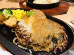 爆弾ハンバーグ食べてきた