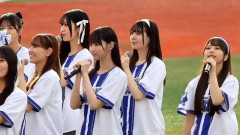 【日向坂46】高井俐香さん、複雑な表情を浮かべながら横浜の応援歌を歌う…